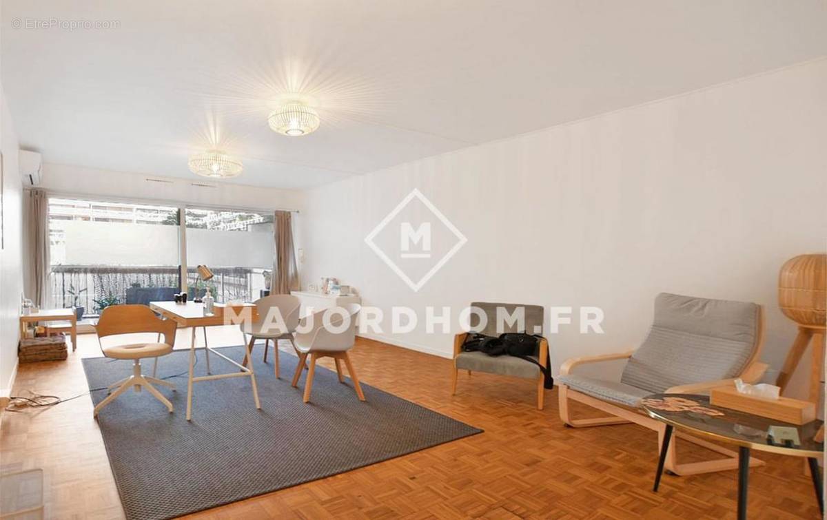 Appartement à MARSEILLE-6E