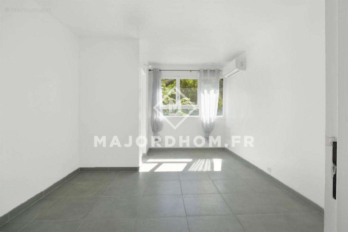 Appartement à MARSEILLE-6E