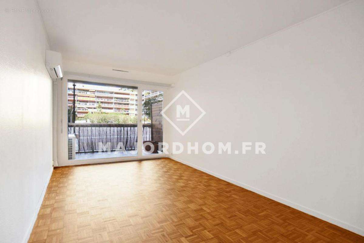 Appartement à MARSEILLE-6E