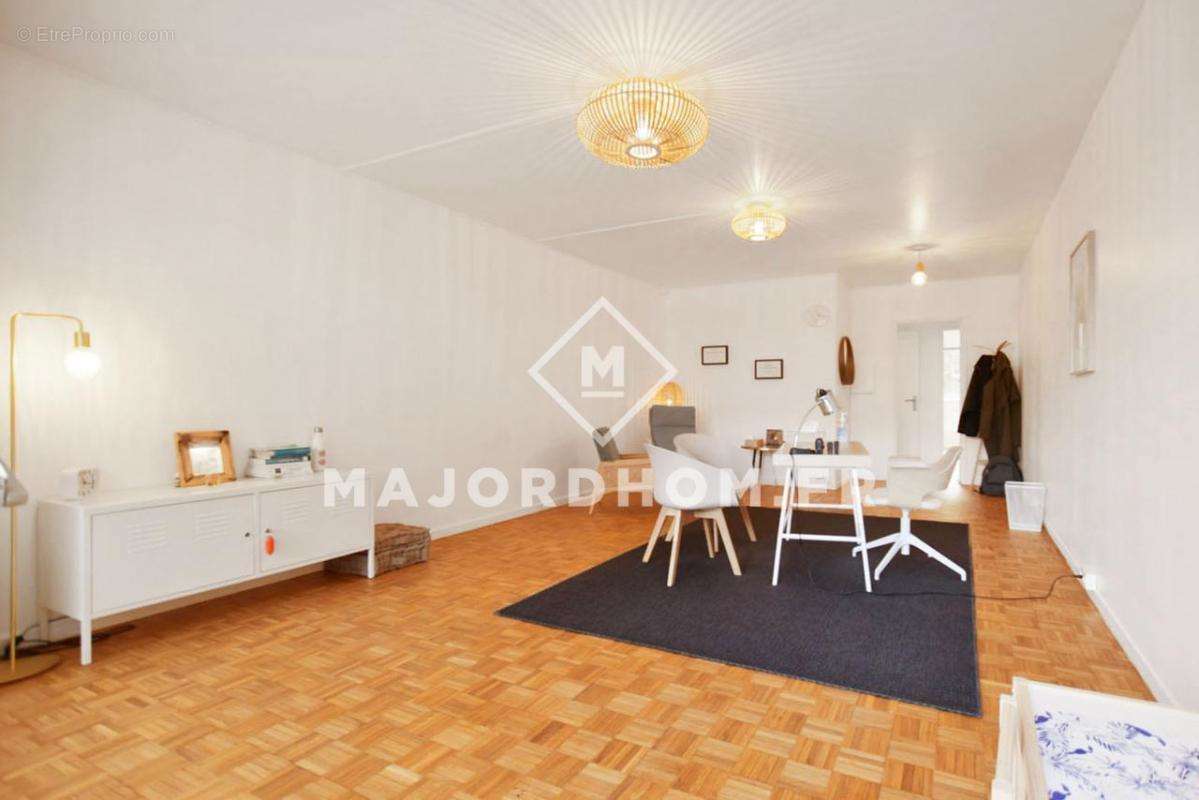 Appartement à MARSEILLE-6E