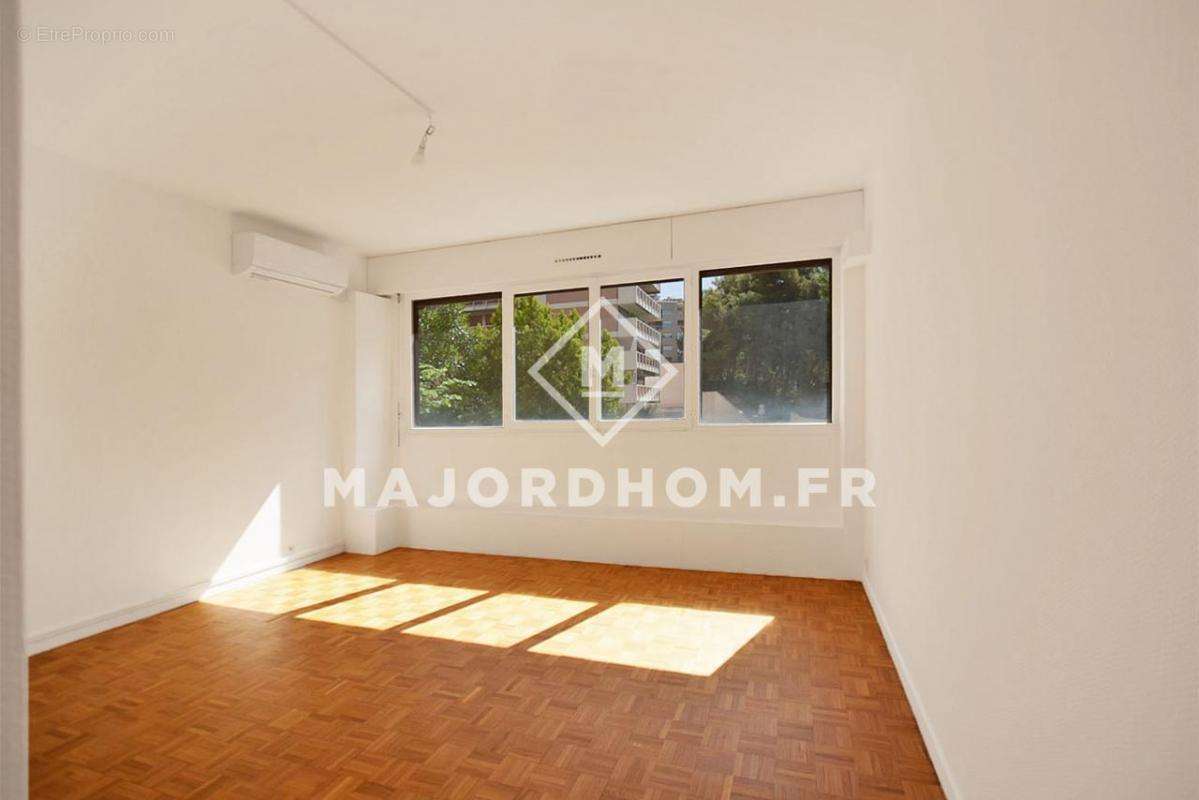 Appartement à MARSEILLE-6E