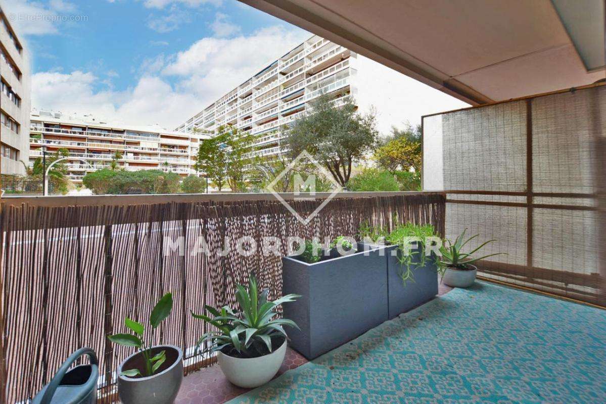 Appartement à MARSEILLE-6E