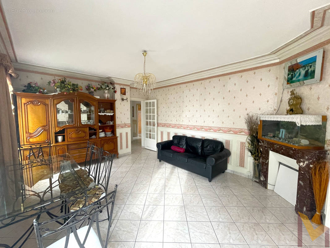 Appartement à NEUILLY-PLAISANCE