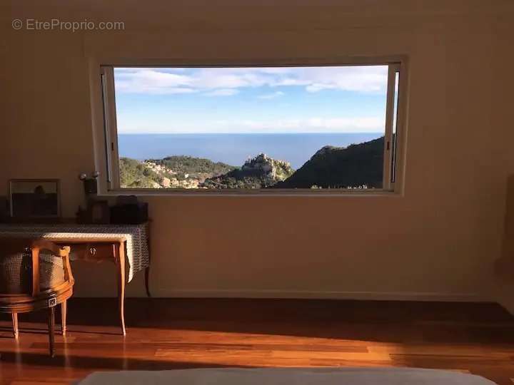 Appartement à EZE