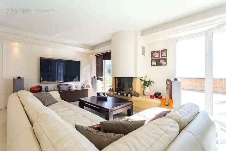 Appartement à EZE