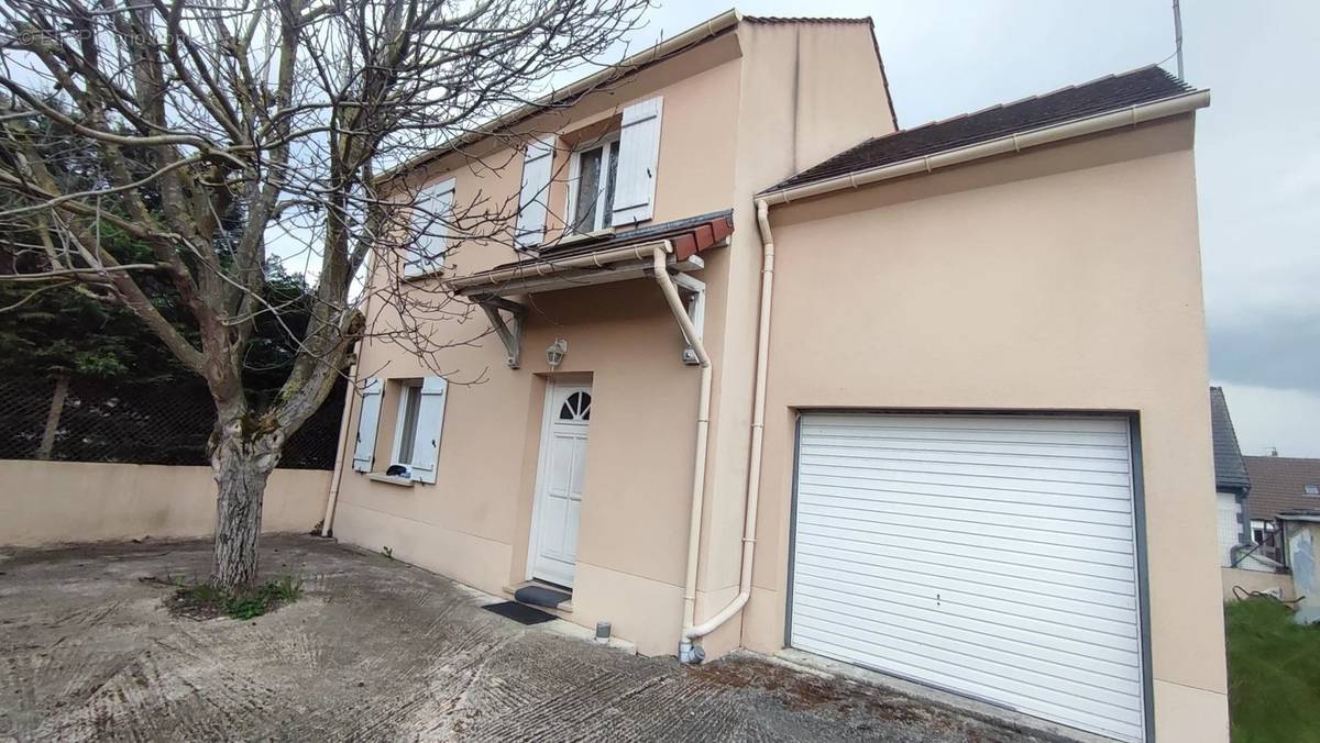 Maison à CHANTELOUP-LES-VIGNES