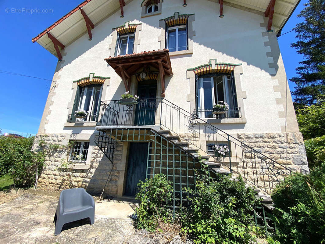 Maison à LONS-LE-SAUNIER