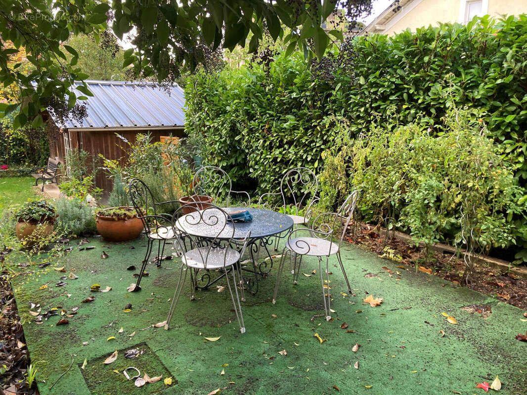 jardin -terrasse annexe - Maison à CAHORS