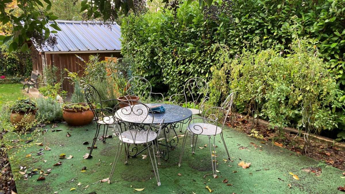 jardin -terrasse annexe - Maison à CAHORS