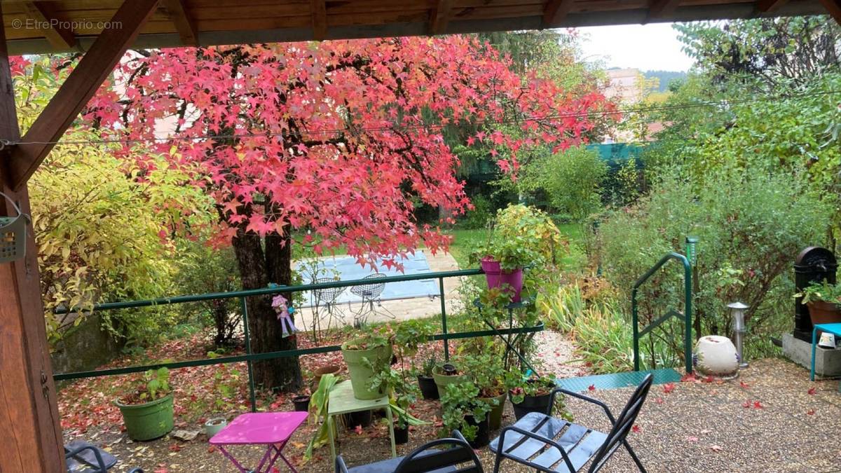 vue terrasse piscine - Maison à CAHORS