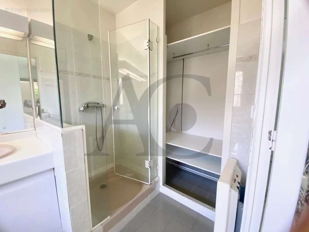 Appartement à VILLENEUVE-LOUBET