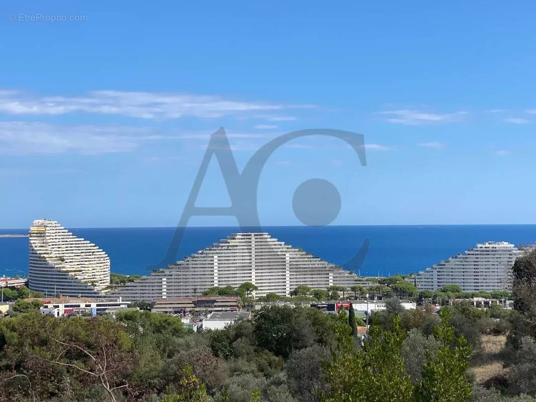 Appartement à VILLENEUVE-LOUBET