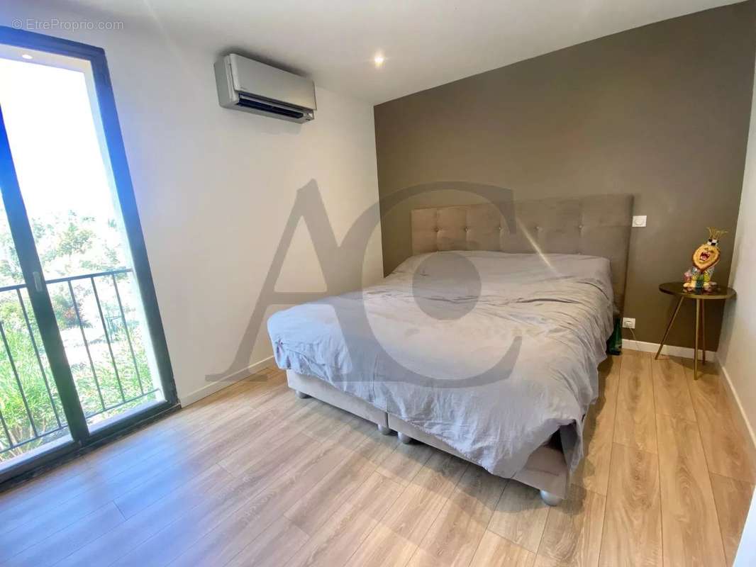 Appartement à VILLENEUVE-LOUBET