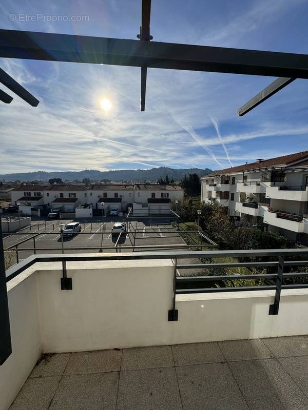 Appartement à CHATEAUNEUF-LES-MARTIGUES