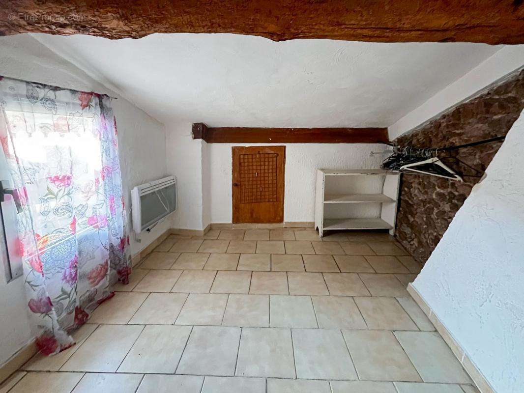 Appartement à CUERS