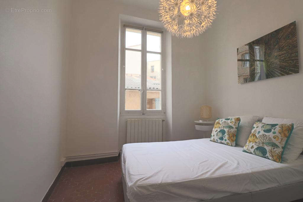 Appartement à MARSEILLE-2E