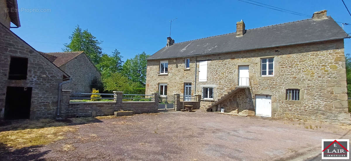 Maison à SAINT-PIERRE-DES-NIDS