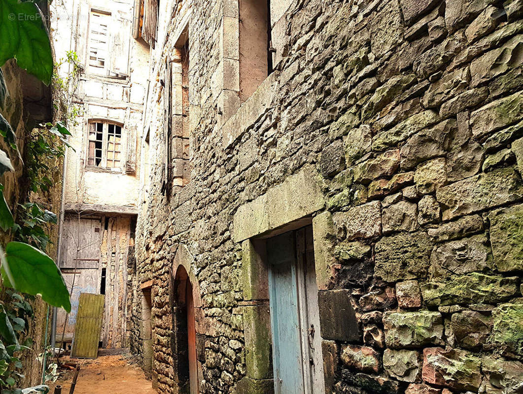 Maison à CAYLUS