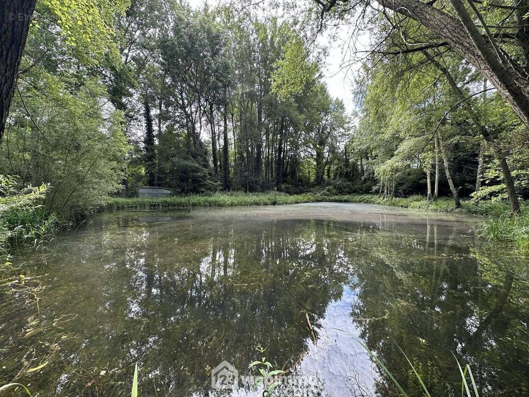 Avec une jolie vue - Terrain à PRESLES-ET-THIERNY