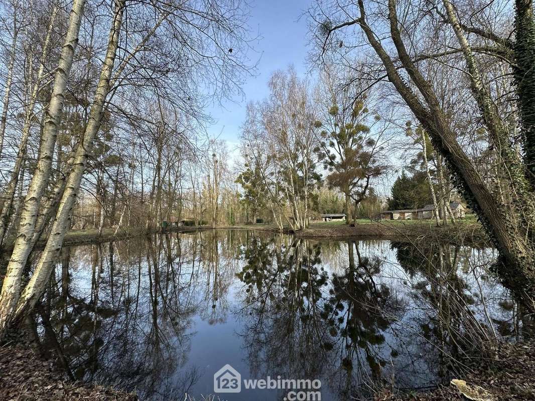 Avec une jolie vue - Terrain à PRESLES-ET-THIERNY