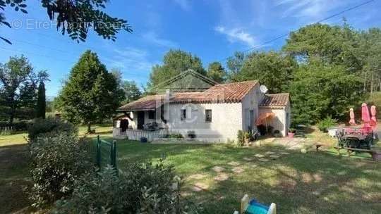 Maison à BAGNOLS-EN-FORET