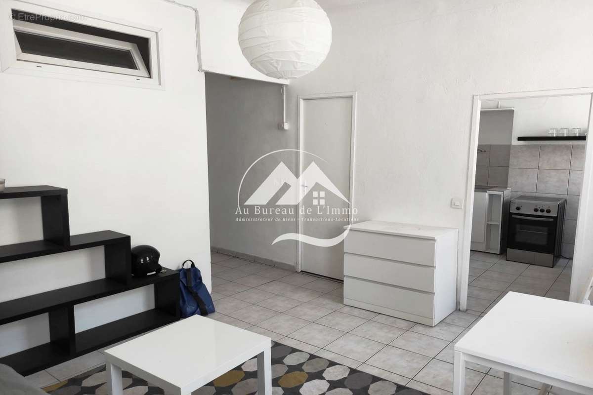 Appartement à MARSEILLE-3E