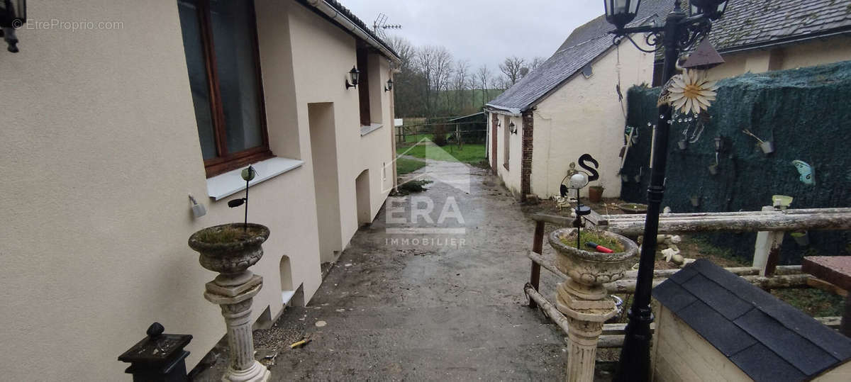 Maison à CHAMPROND-EN-GATINE