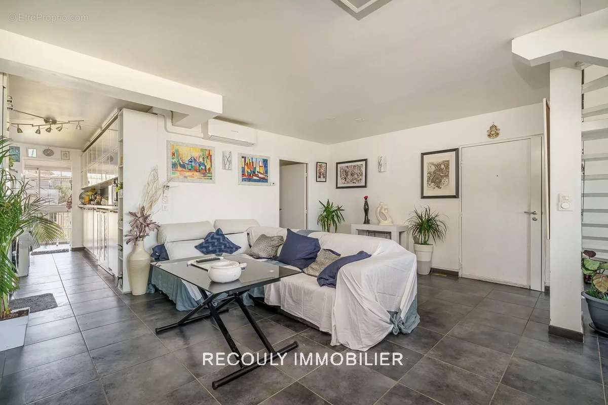 Appartement à MARSEILLE-8E