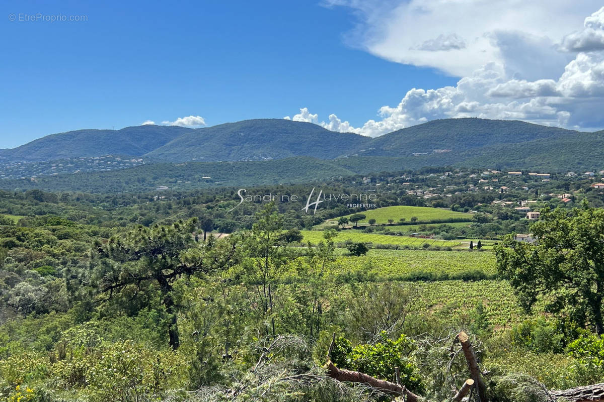 Terrain à LA CROIX-VALMER