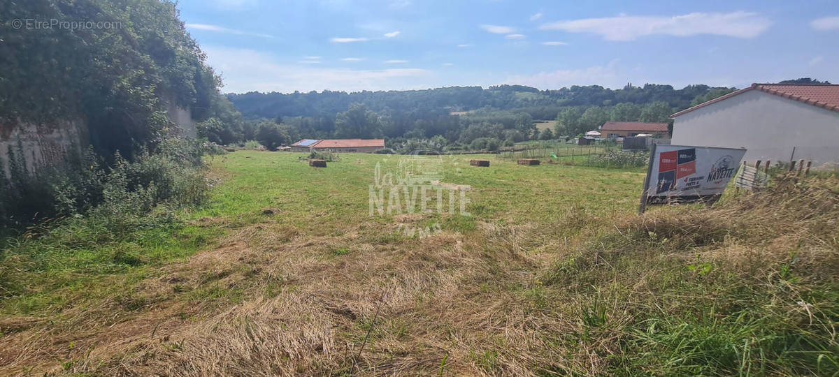 Terrain à BILLOM