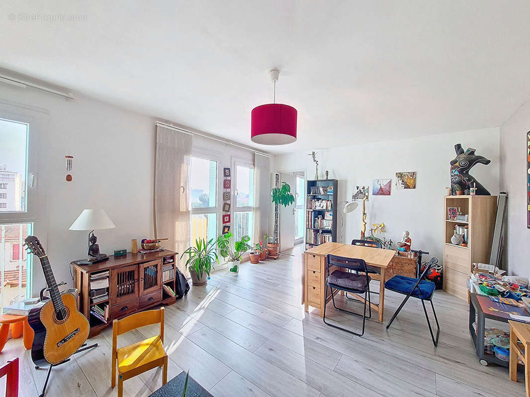 Appartement à MARSEILLE-13E