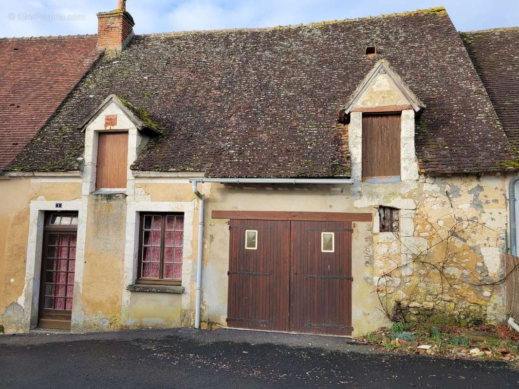 Maison à MOUTIERS-AU-PERCHE