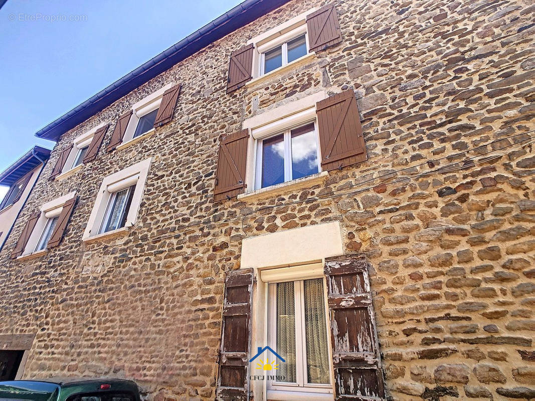 Appartement à SAINT-ANDEOL-LE-CHATEAU