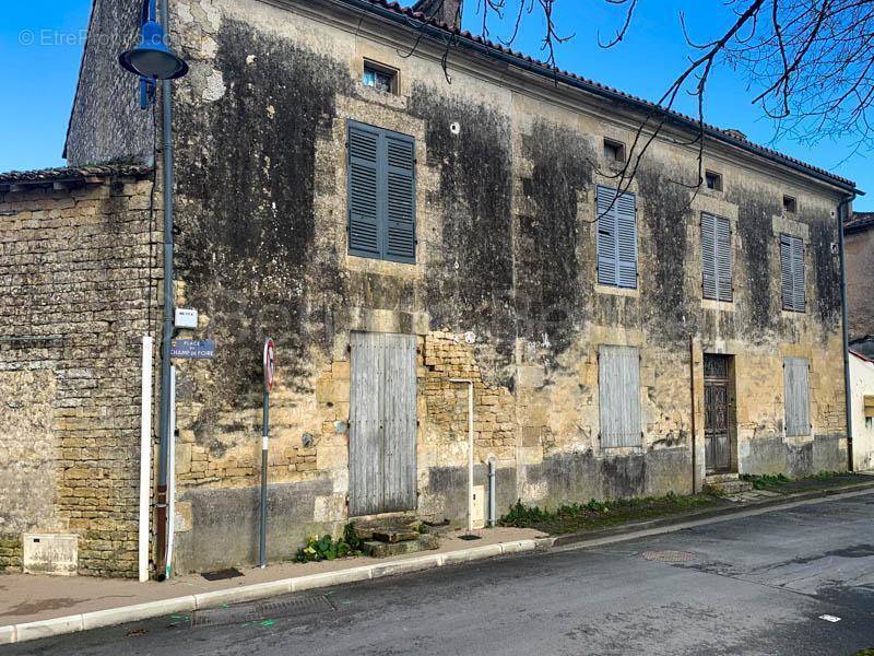 Maison à BRIOUX-SUR-BOUTONNE