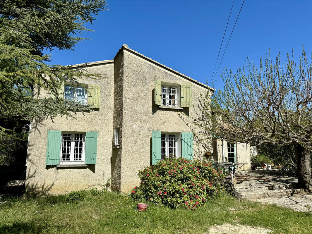 Maison à MALAUCENE