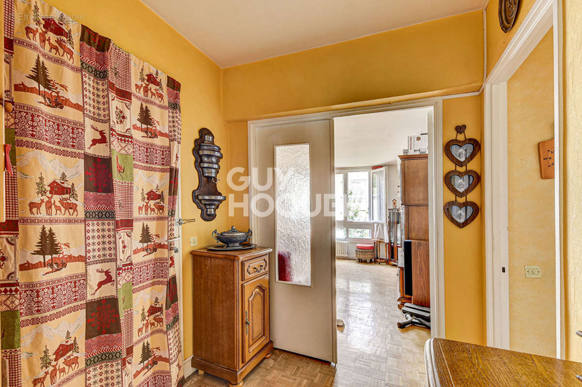 Appartement à PARIS-19E