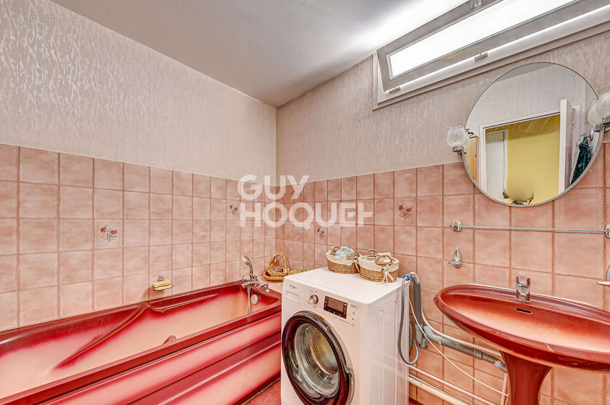 Appartement à PARIS-19E