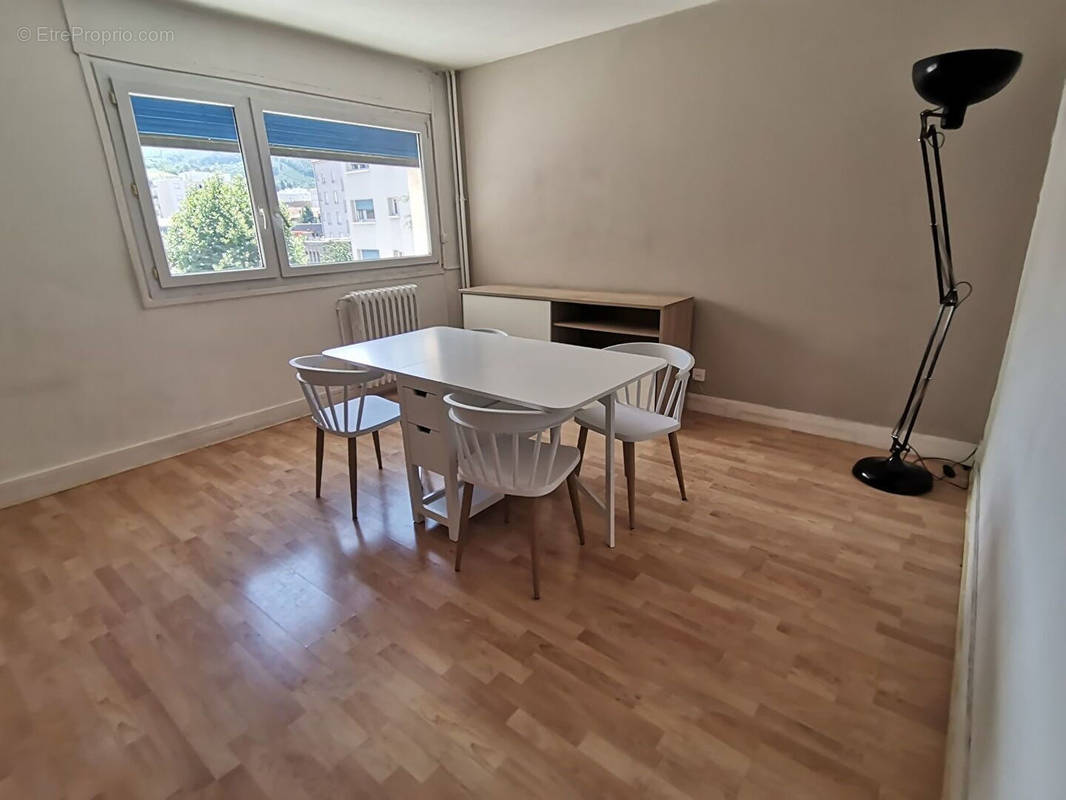 Appartement à SAINT-ETIENNE