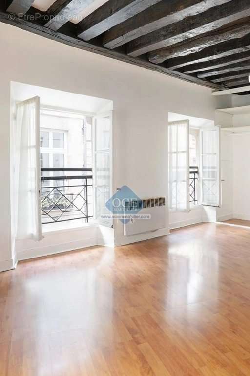 Appartement à PARIS-1E