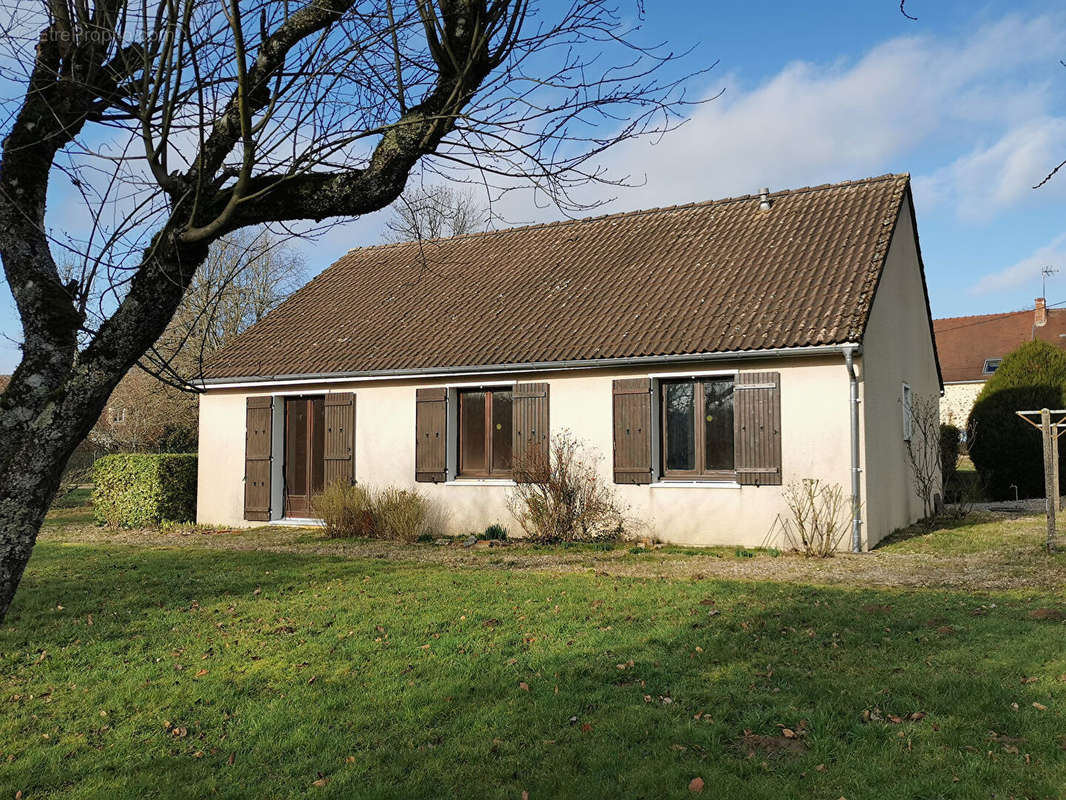 Maison à TREIGNY