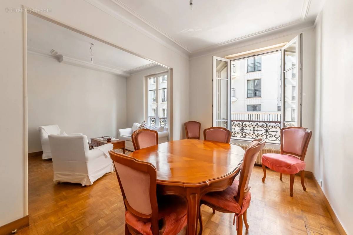 Appartement à LEVALLOIS-PERRET