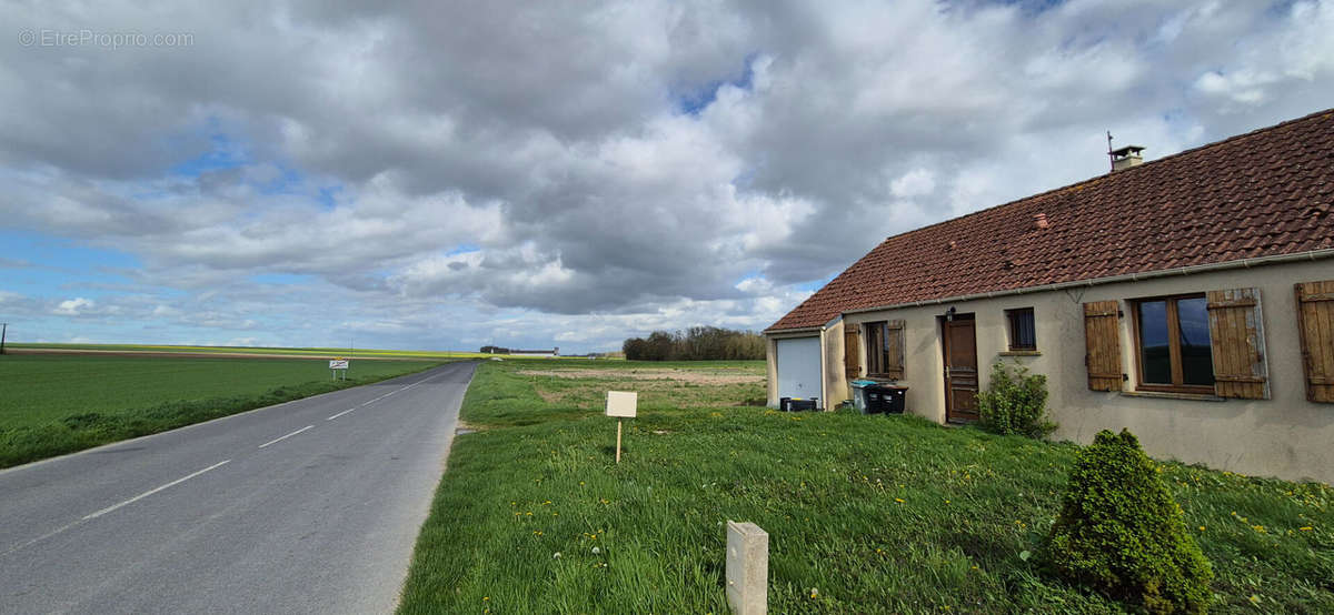 Terrain à SAINT-MARD-LES-ROUFFY