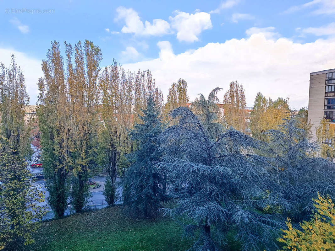 Appartement à FONTENAY-LE-FLEURY