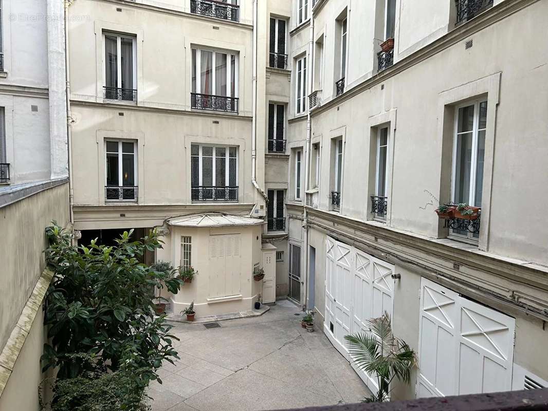 Appartement à PARIS-17E