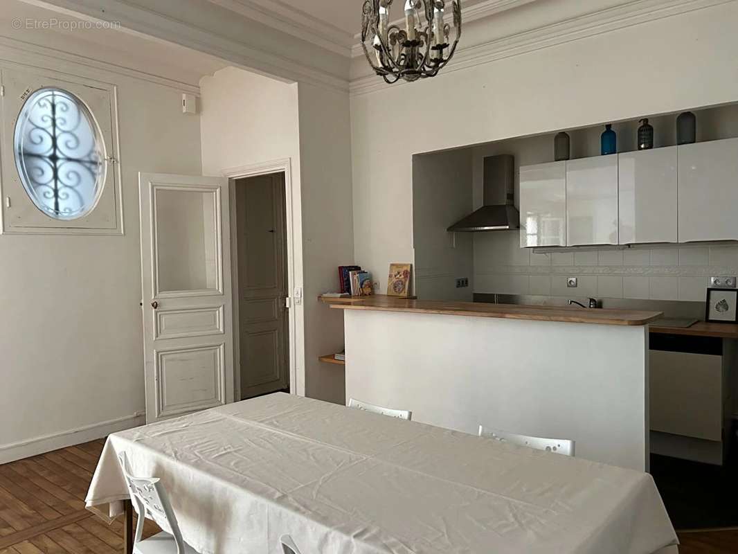 Appartement à PARIS-17E