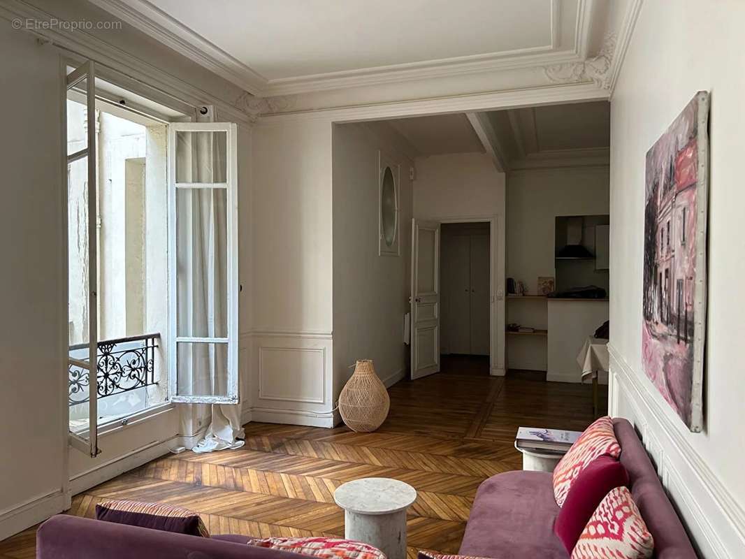 Appartement à PARIS-17E