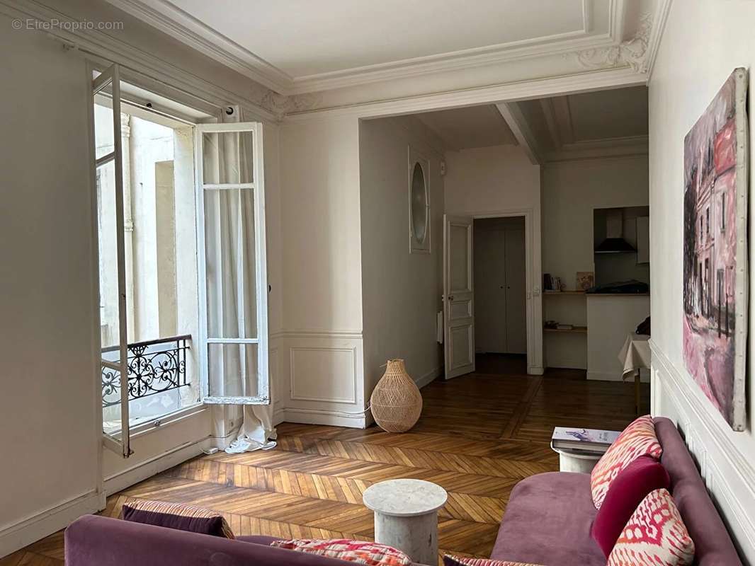 Appartement à PARIS-17E