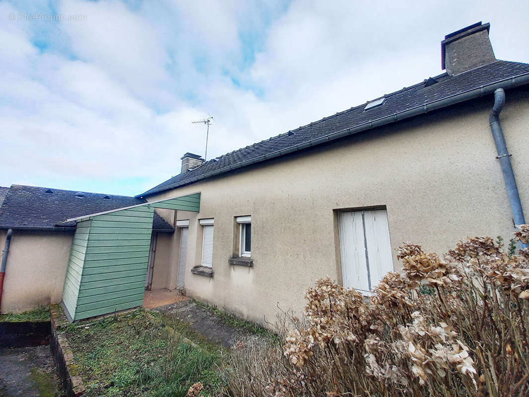 Appartement à LOUVIGNE-DU-DESERT