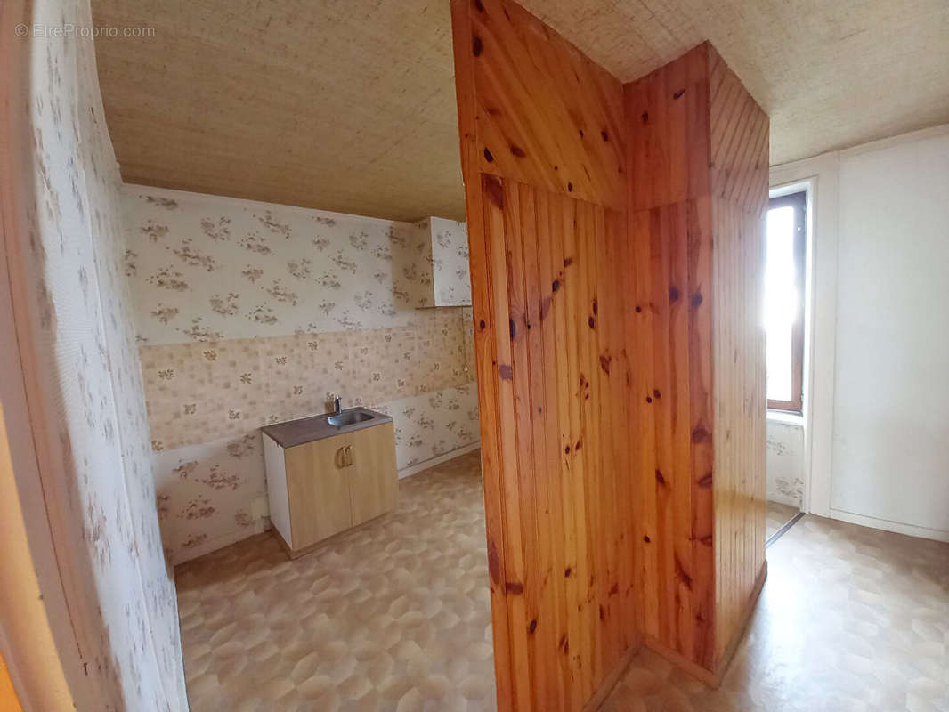 Appartement à LOUVIGNE-DU-DESERT