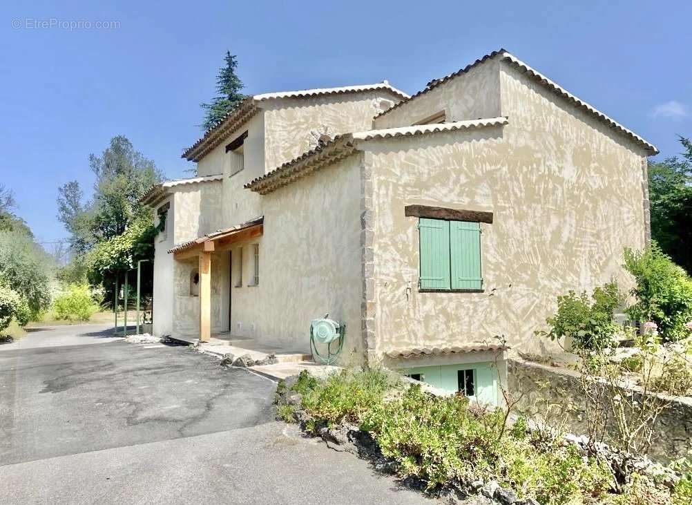 Maison à ROQUEFORT-LES-PINS